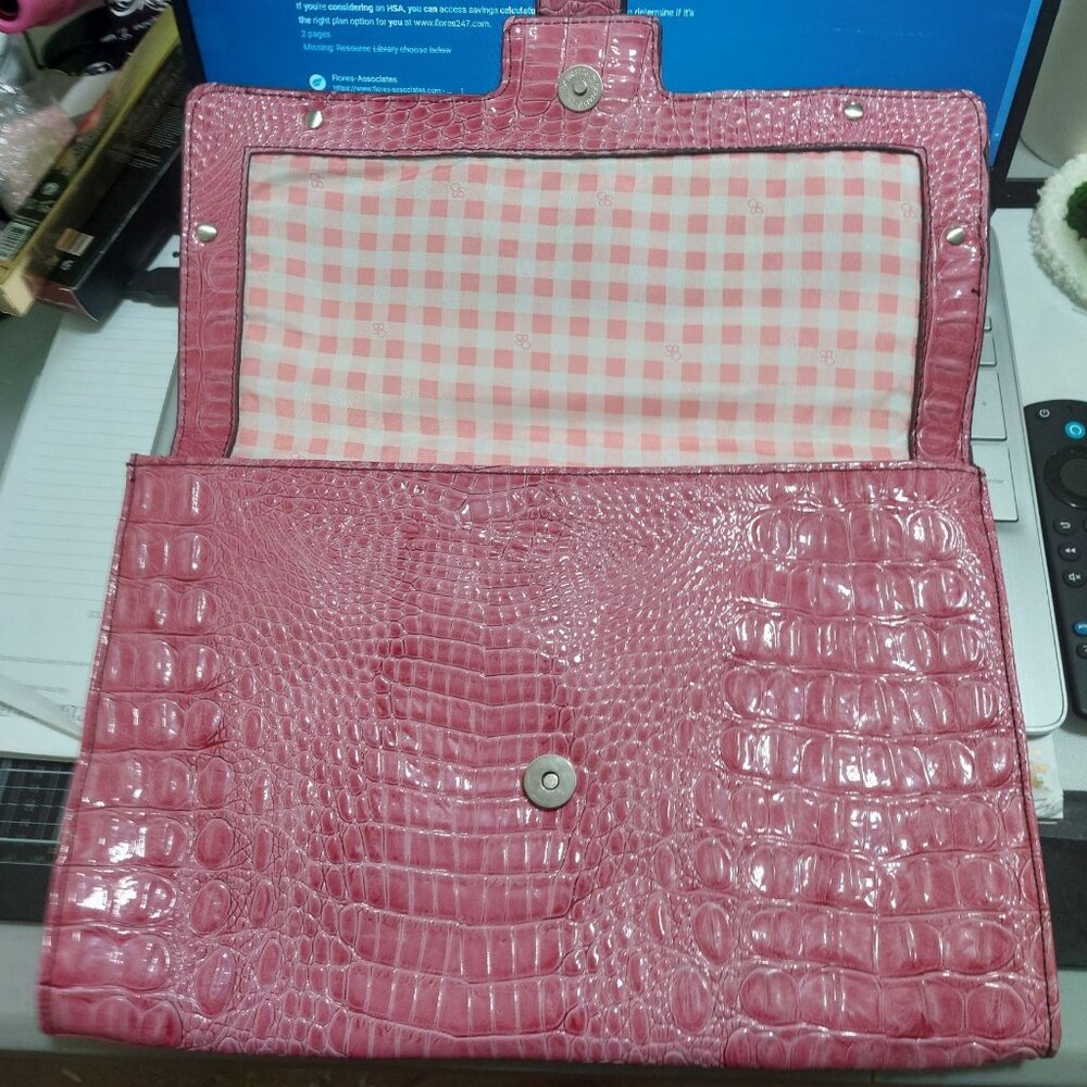 Jessica Simpson Fushia Pink Faux Crocodile-Embossed Pacha Envelope Clutch - Picture 4 of 8